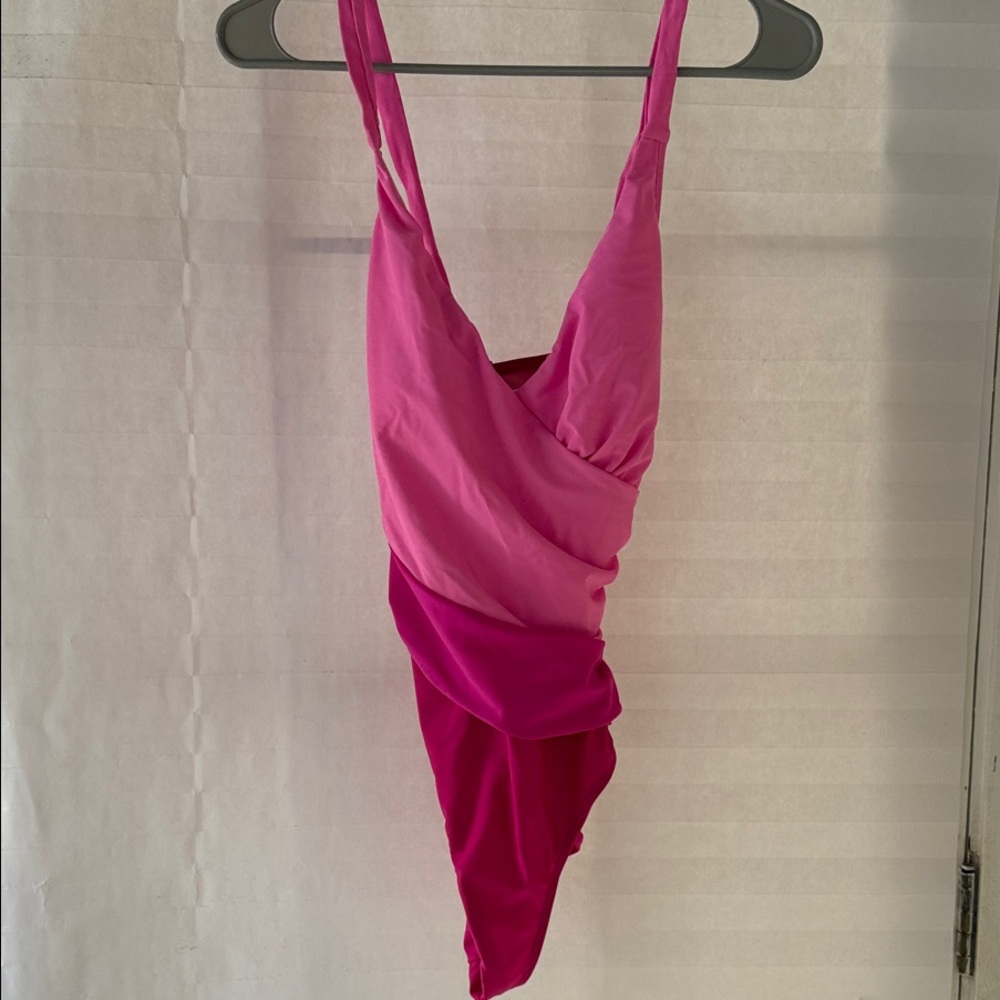 Cupshe Two-Tone Pink One Piece Swimsuit